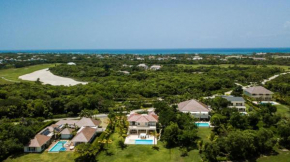 Cozy 5-bedroom villa with beautiful views of La Cana golf course